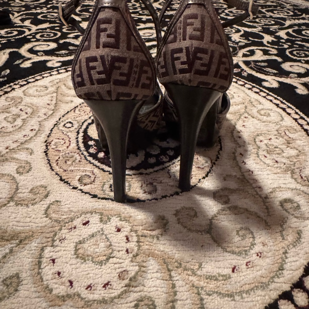 Fendi Brown Peep-Toe Heels Sandals - Picture 5 of 6